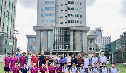 VKSND quận Nam Từ Liêm giao lưu bóng đá với VKSND quận Cầu Giấy chào...